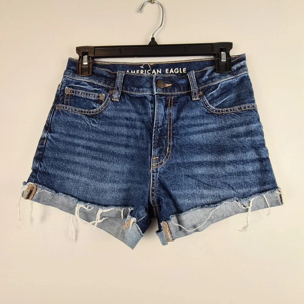 AE American Eagle '90s Boyfriend Short 2 Women's Jean Shorts Cuffed Hem Med Wash